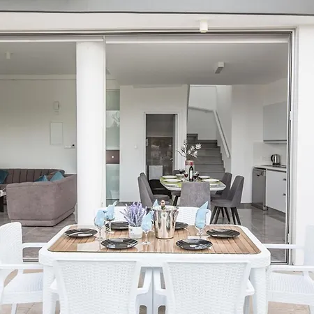 1558 - The Ultimate 5star In With Private Pool And Close To The * Protaras